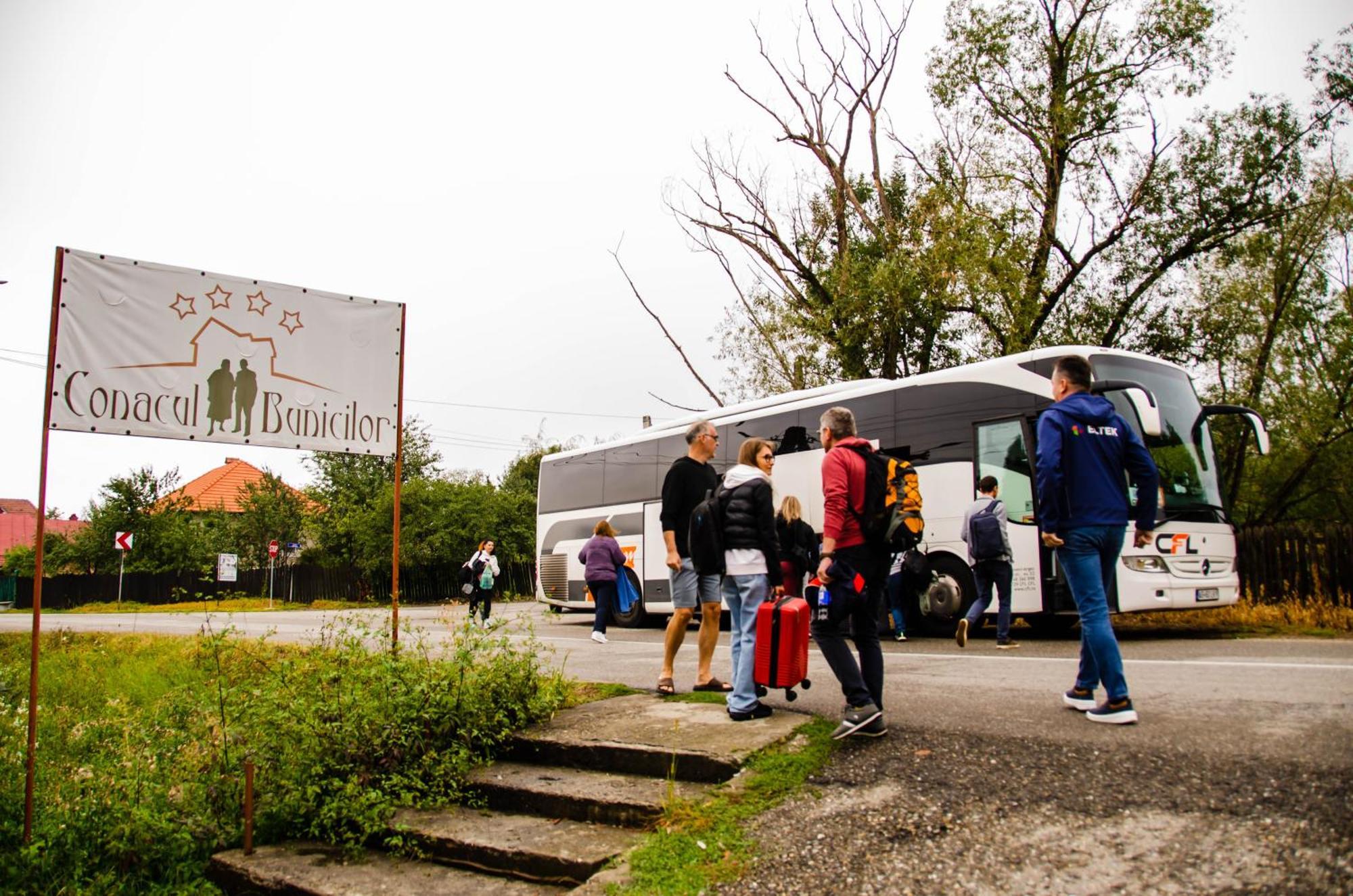 Conacul Bunicilor Hotel Novaci Buitenkant foto